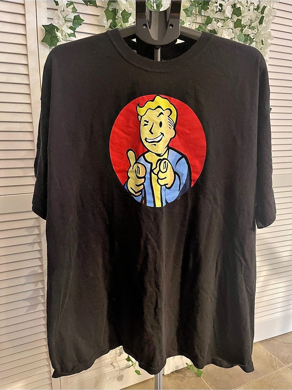 NWOT Bethesda Fallout Vault Boy Graphic T-Shirt Tee Black & Red XXL